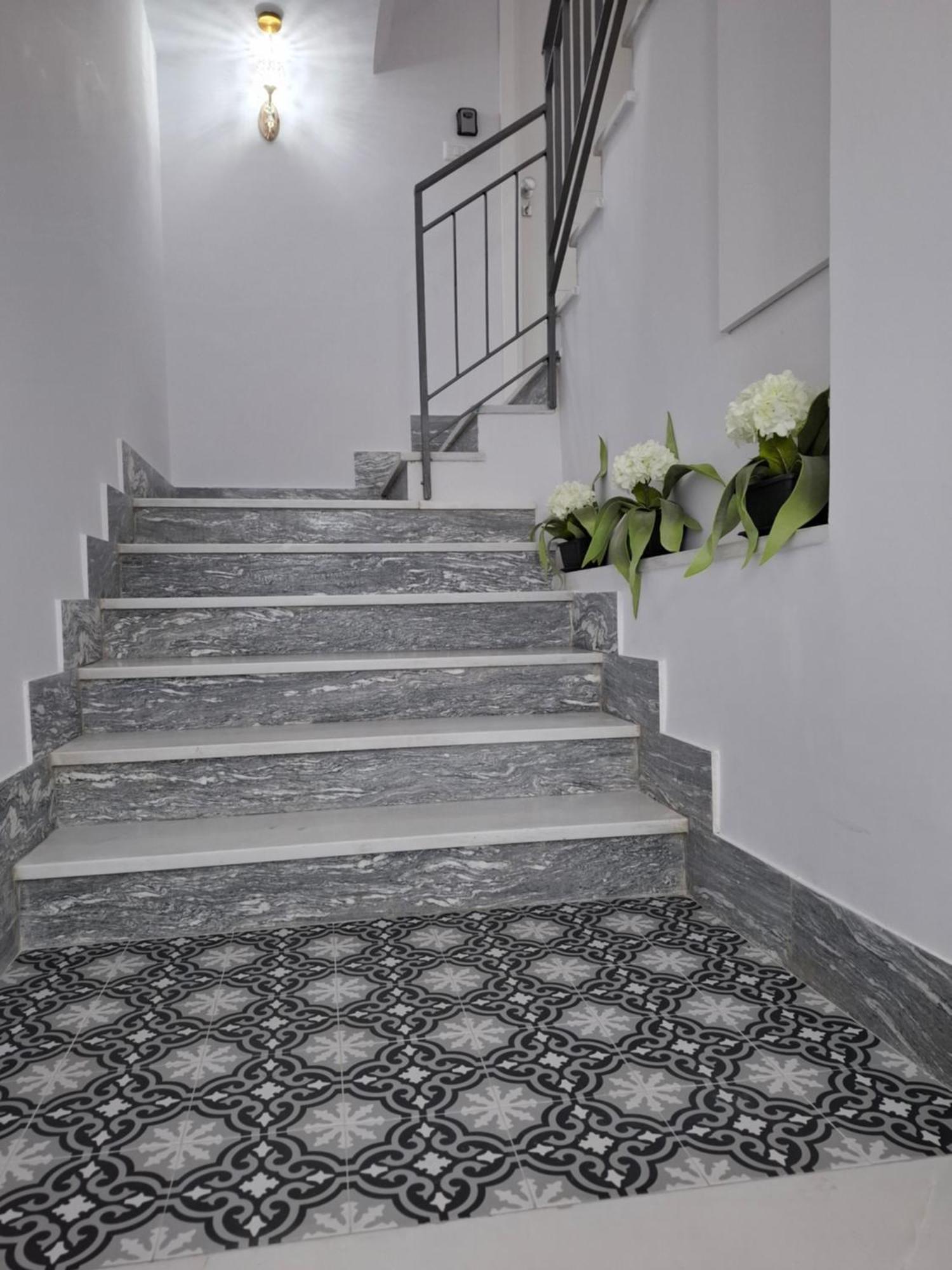 Mariam Royal Apartment & Rooms Реджо ди Калабрия Екстериор снимка